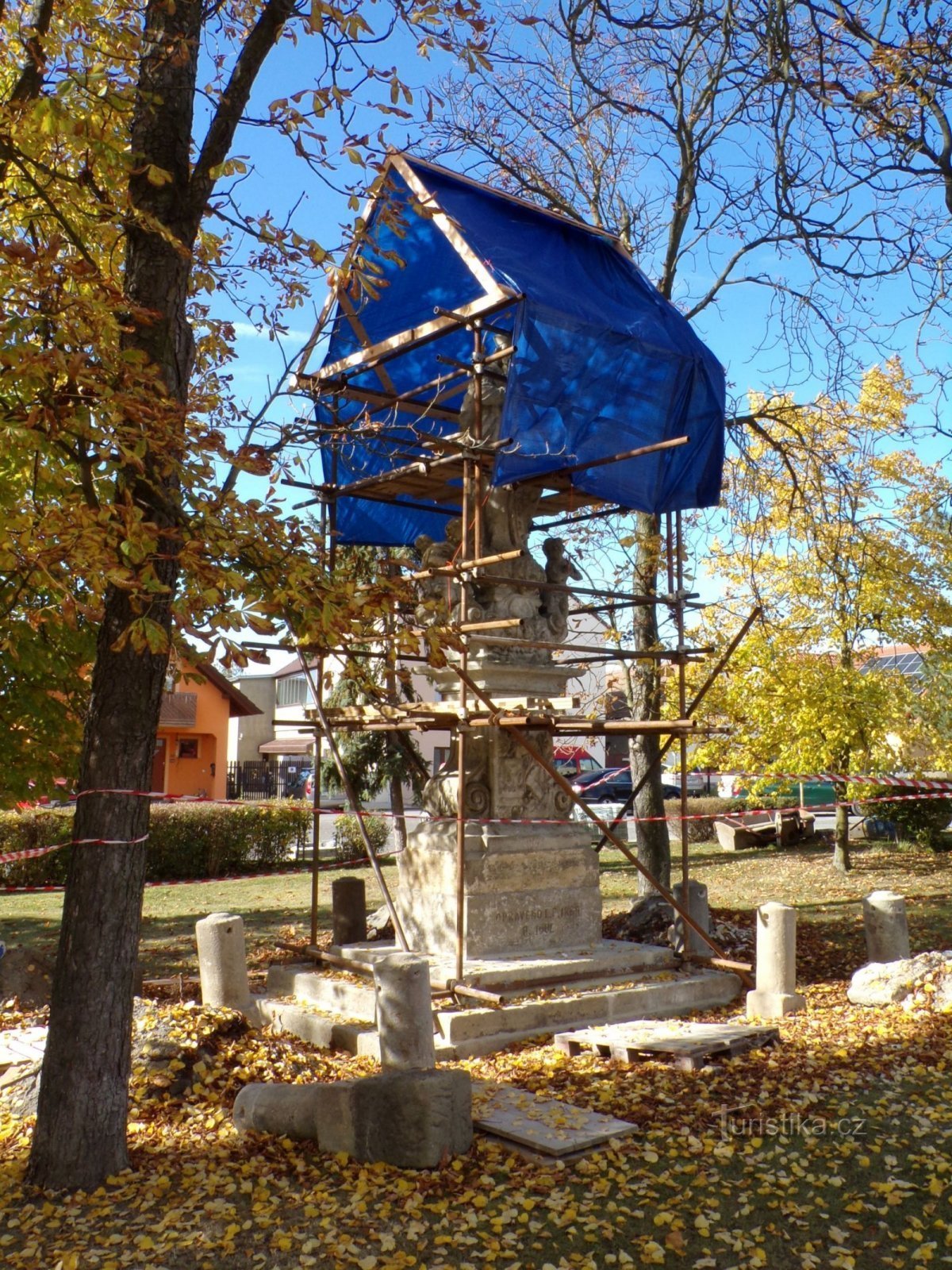 Riparazione della statua di S. Giovanni Nepomuceno (Sezemice, 20.10.2021/XNUMX/XNUMX)