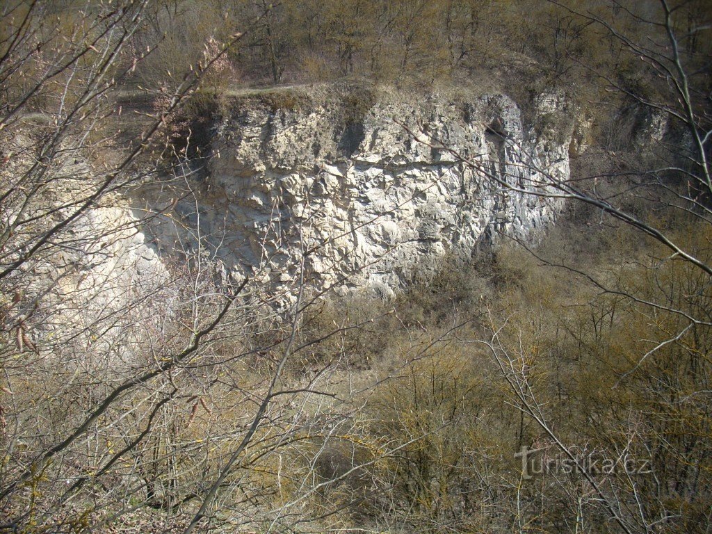 Napušteni kamenolomi češkog krša