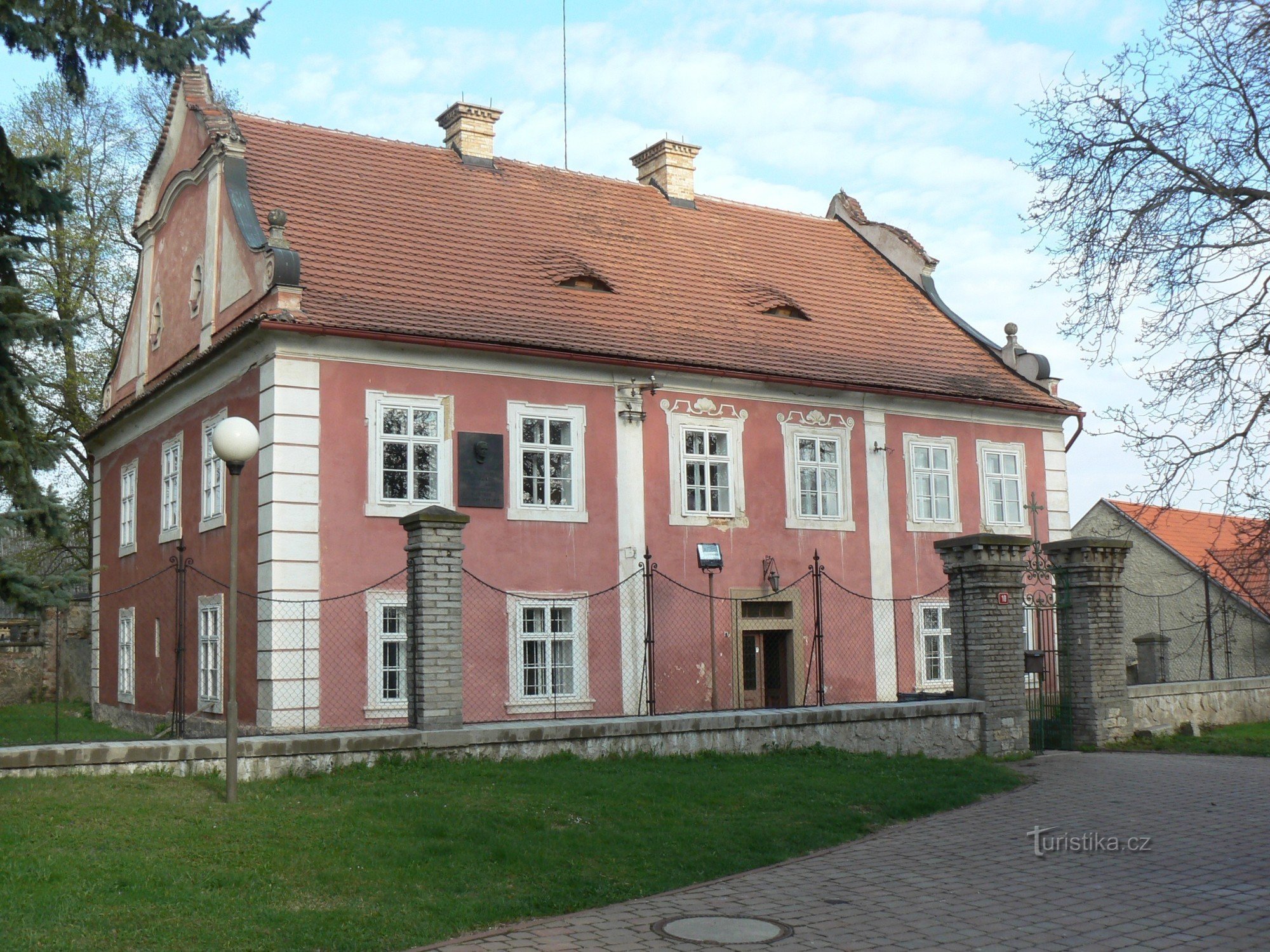 Orech, casa nº 10 atrás da igreja, local de trabalho de J.Š. Baar