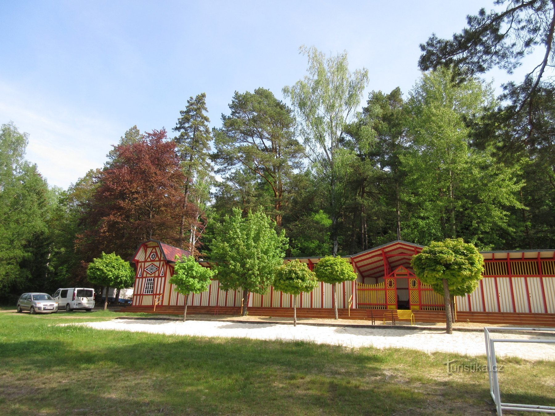 Osada Dachovy - piscina Dachova, inițial Baia de soare Dachova