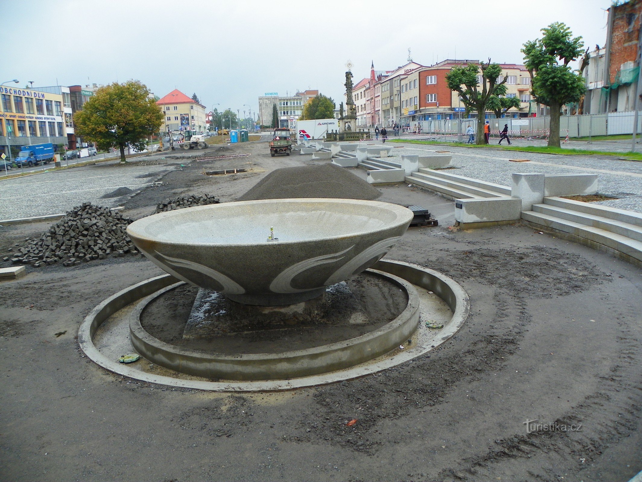 Installierter unvollendeter Brunnen 1.10.2014