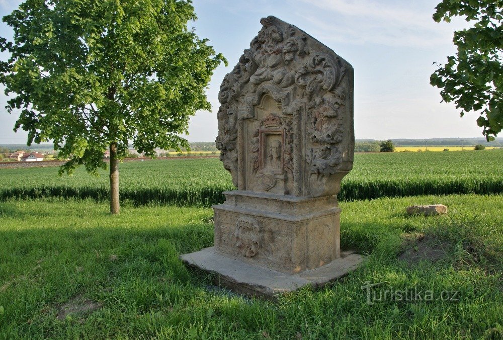 Osenice (Dětenice) – Steinaltar der Hl. Salvatore