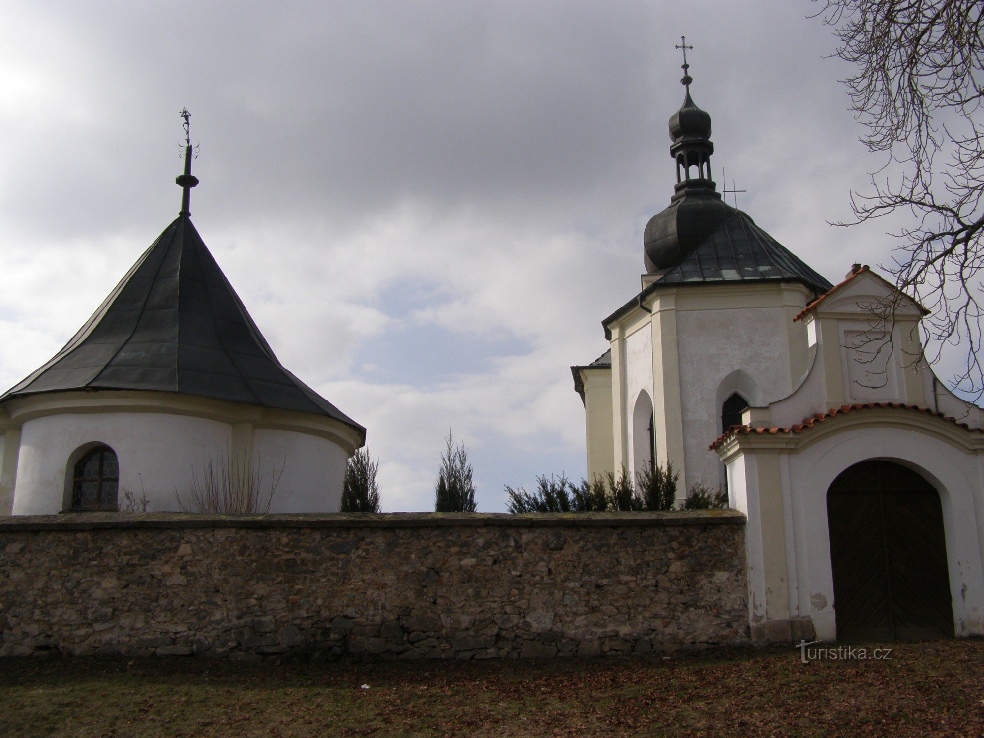 Osice - Église de l'Assomption de la Vierge Marie