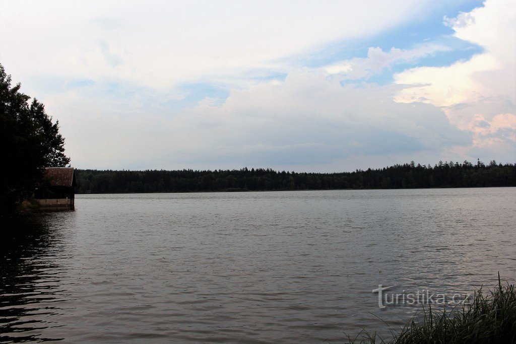 Aspen, view of the NW bank