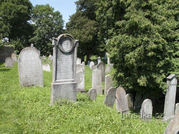 Osoblaha - juutalainen hautausmaa