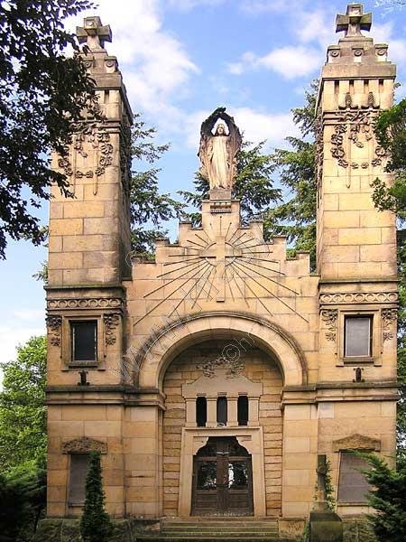 ossarium bitvy u Jičína z roku 1866