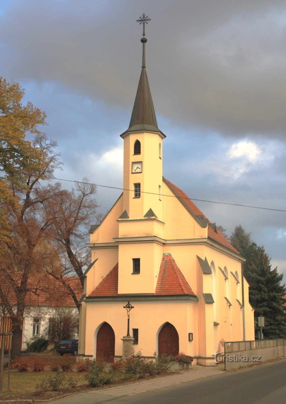 Ostopovice - Pyhän Nikolauksen kappeli Johannes Kastaja