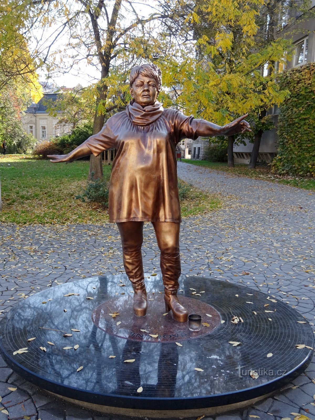 Ostrava - Statue von Věra Špinarová