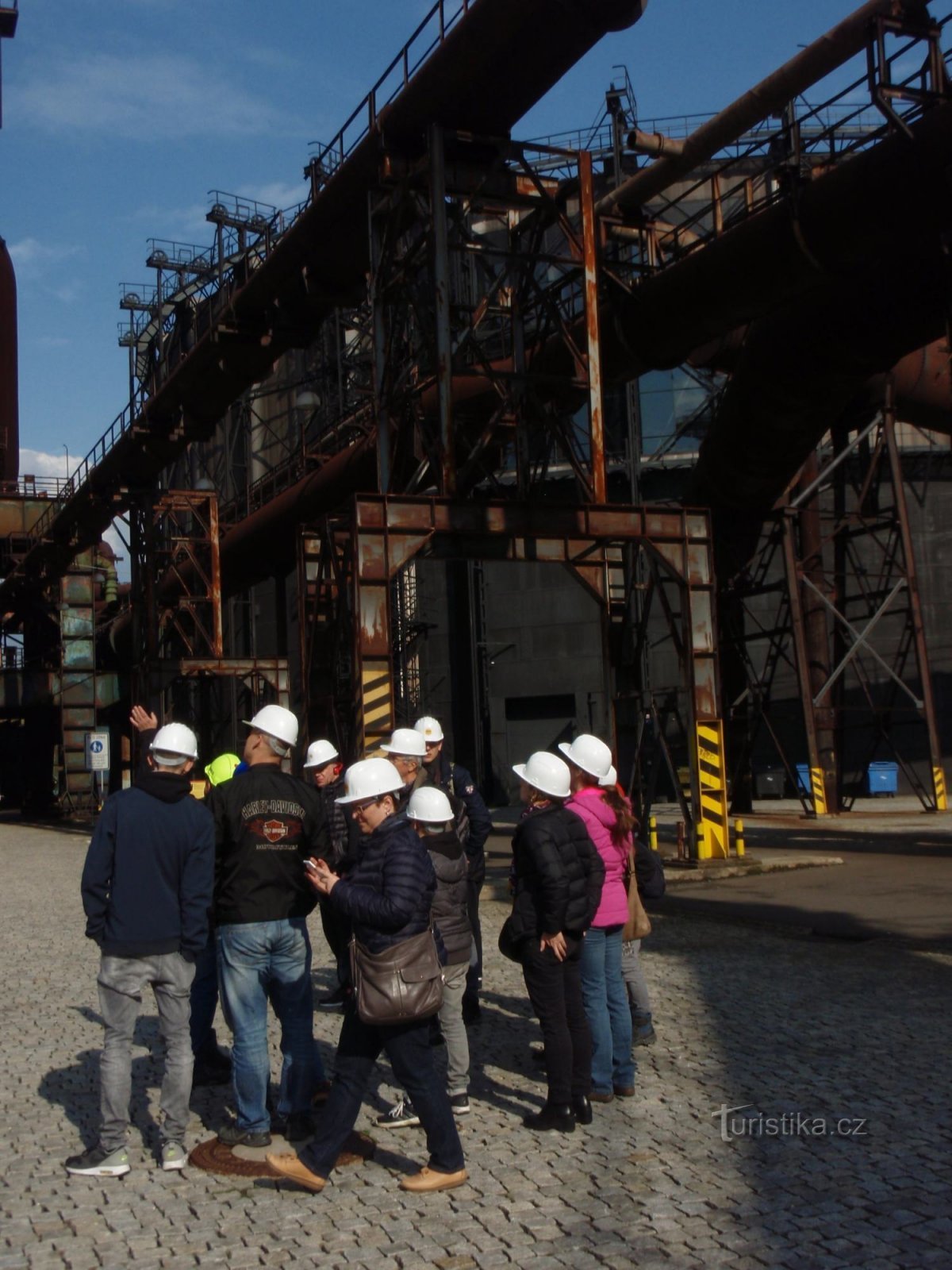 Ostrava - turistas entre monumentos técnicos