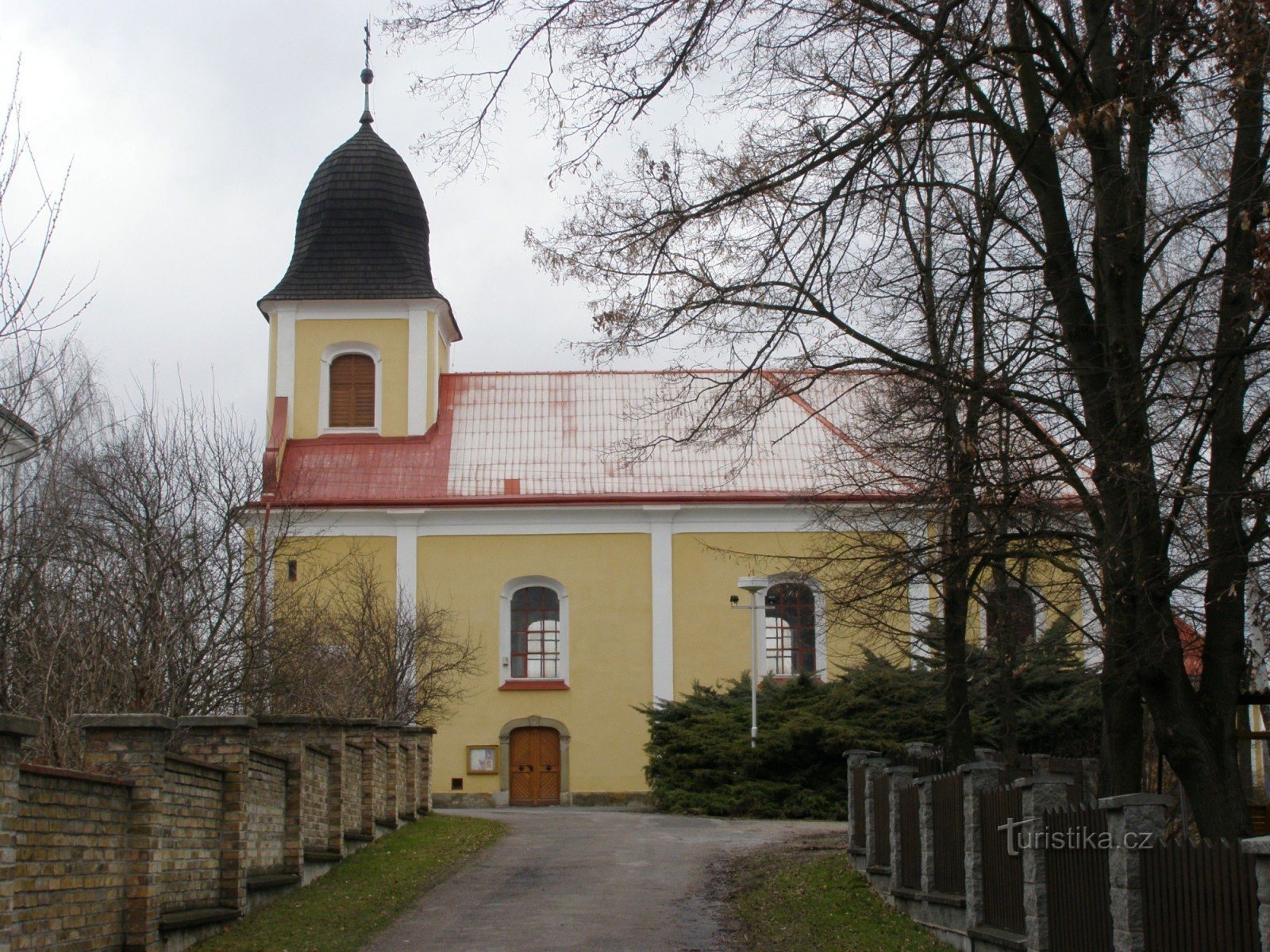 Osřetín - Biserica Buna Vestire a Fecioarei Maria