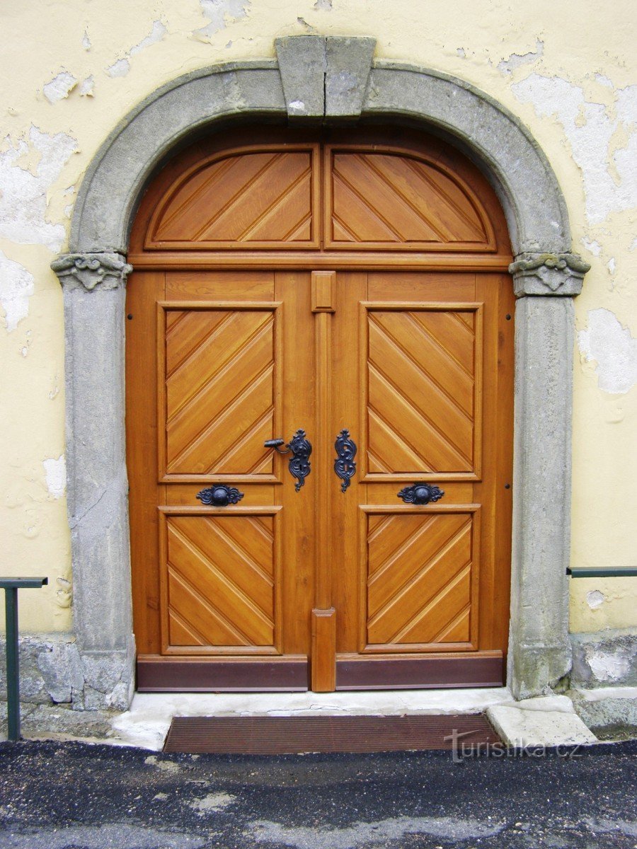 Osřetín - Jomfru Marias bebudelseskirke