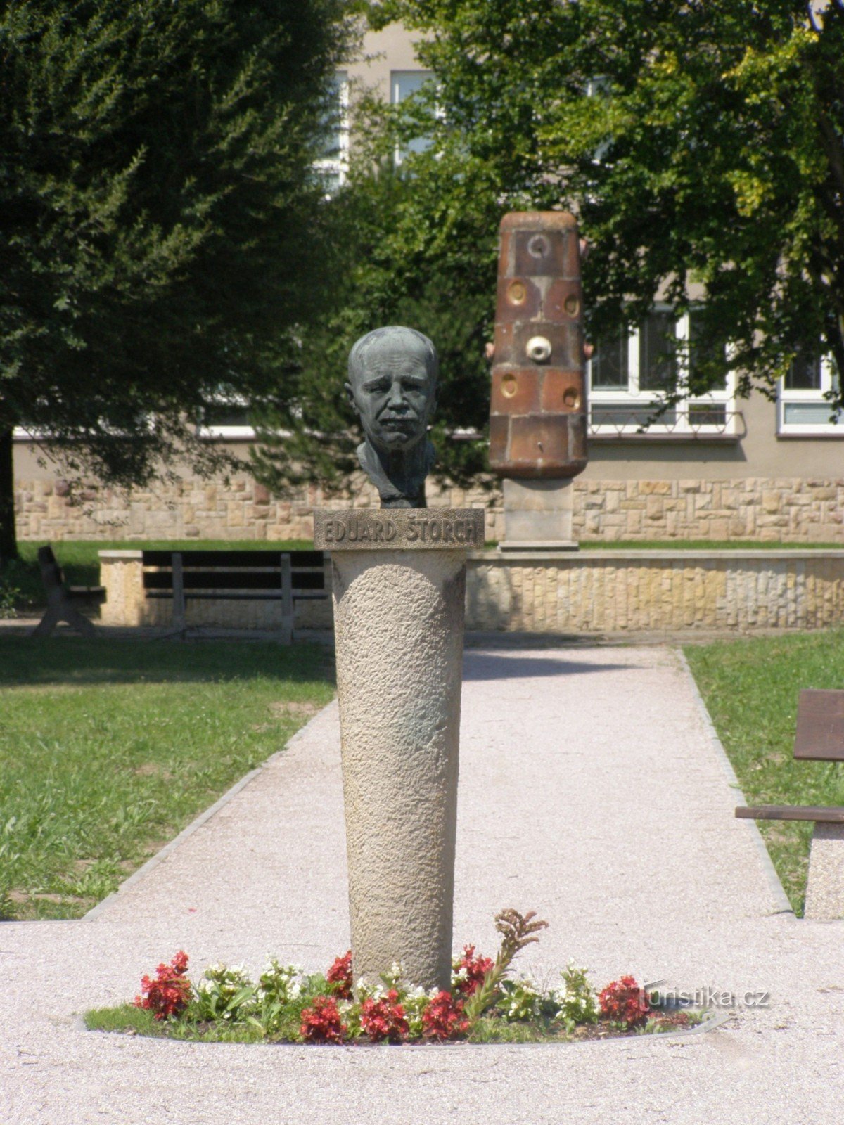 Ostroměř - bustul lui Eduard Štorch
