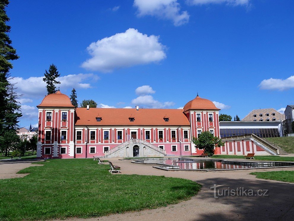 Island, Palace of Princes