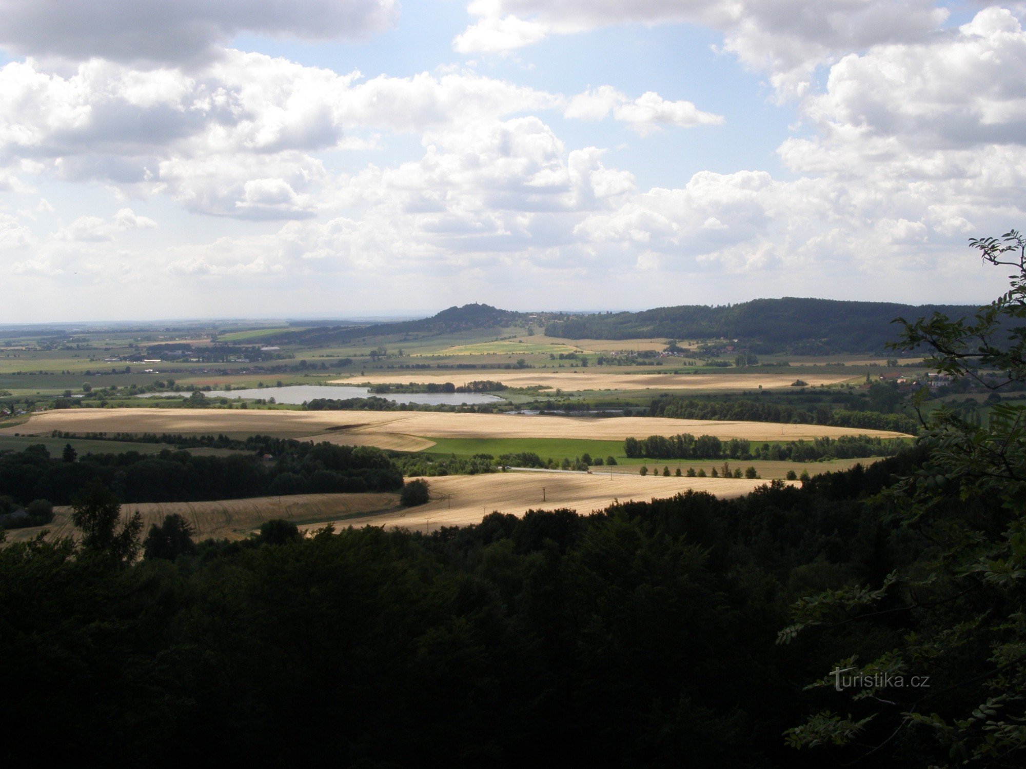 Ostruženské ribniki in Veliš s poševnega stolpa