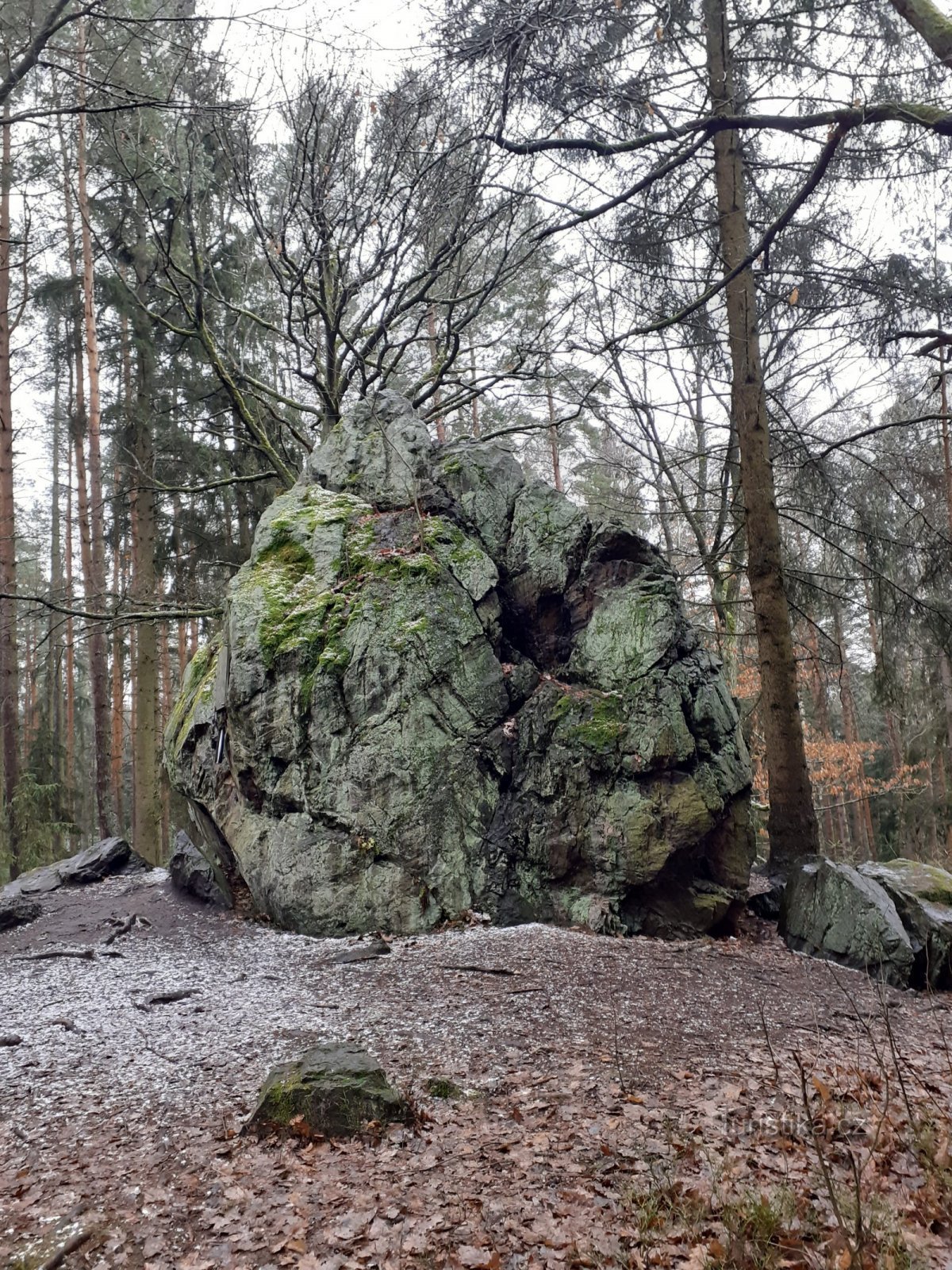 una piedra afilada