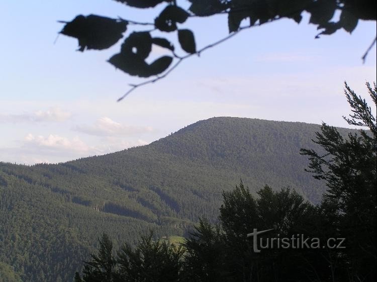 Ostrý: Widok na Ostrý od skrzyżowania do Javorový