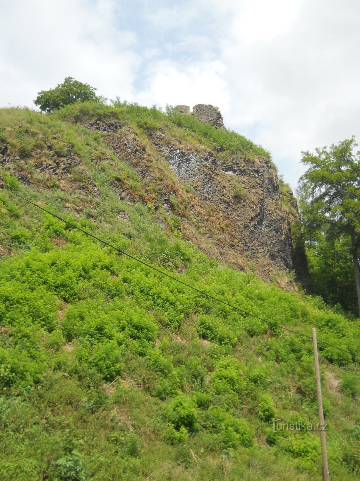 Ostrý - slottsruin