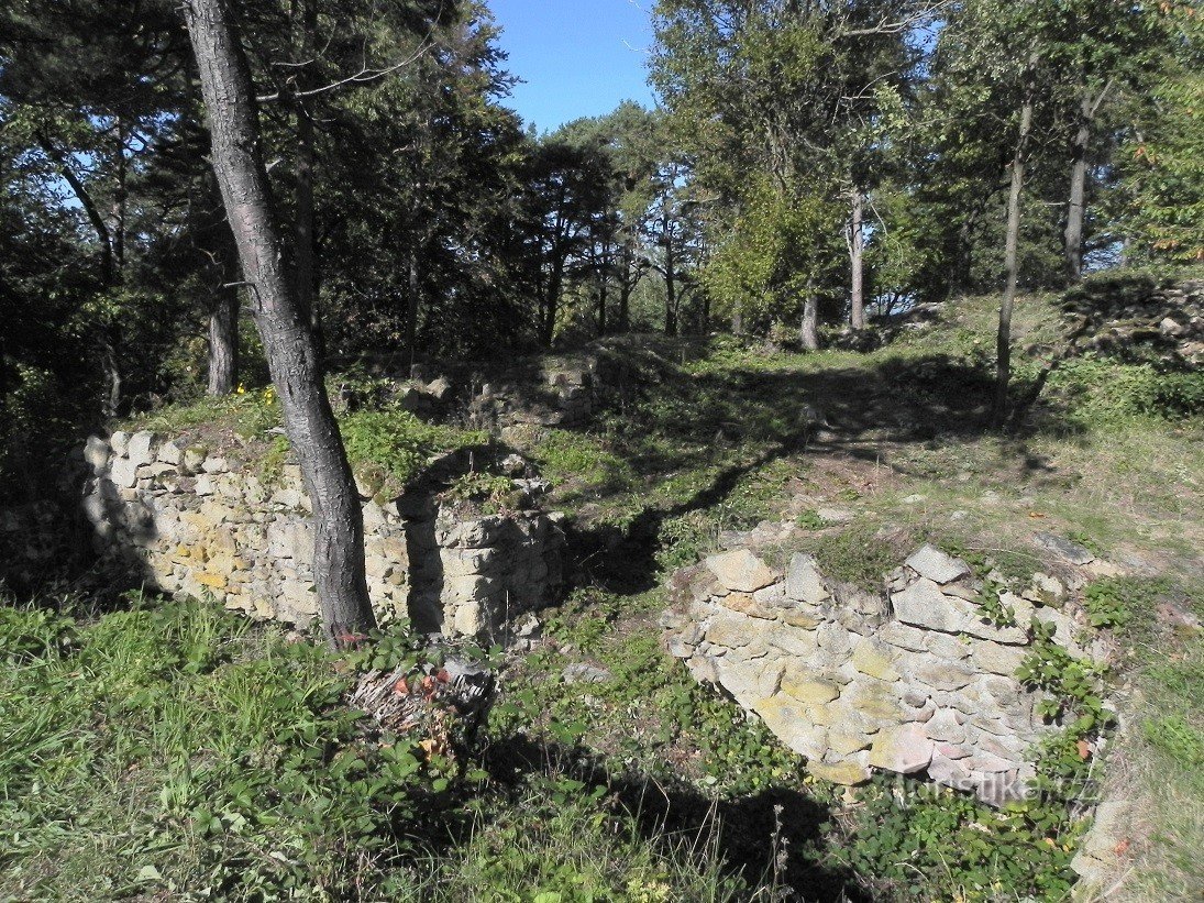 Osule, la parte orientale del castello