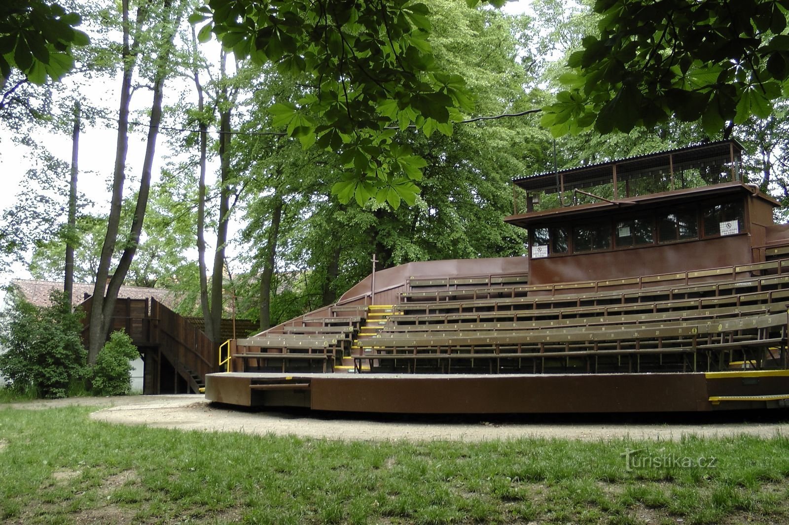 Auditoriul rotativ din Týn nad Vltavou