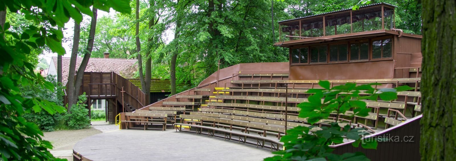 Auditoriul rotativ din Týn nad Vltavou