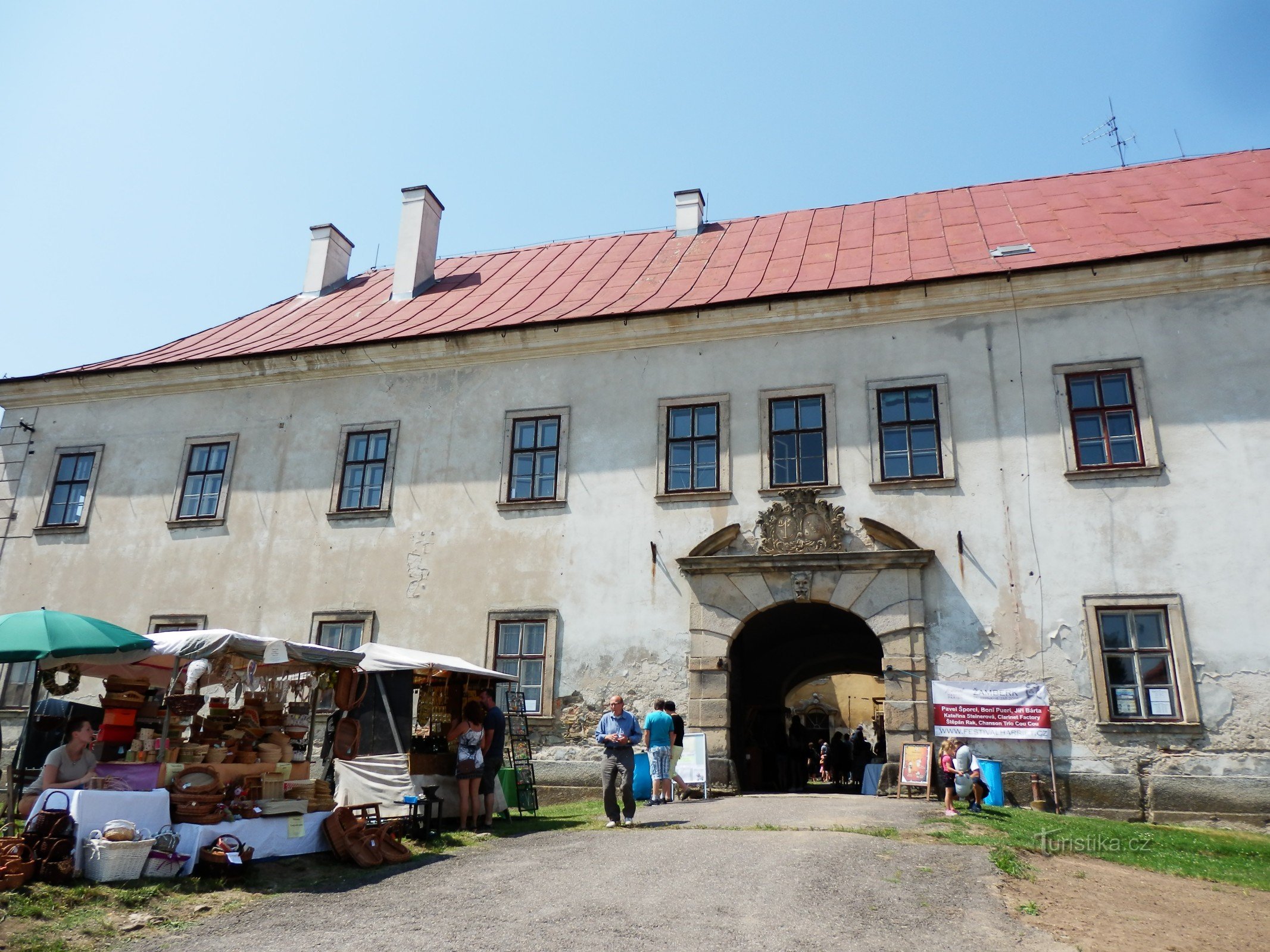 Sogar das Schloss wurde geöffnet