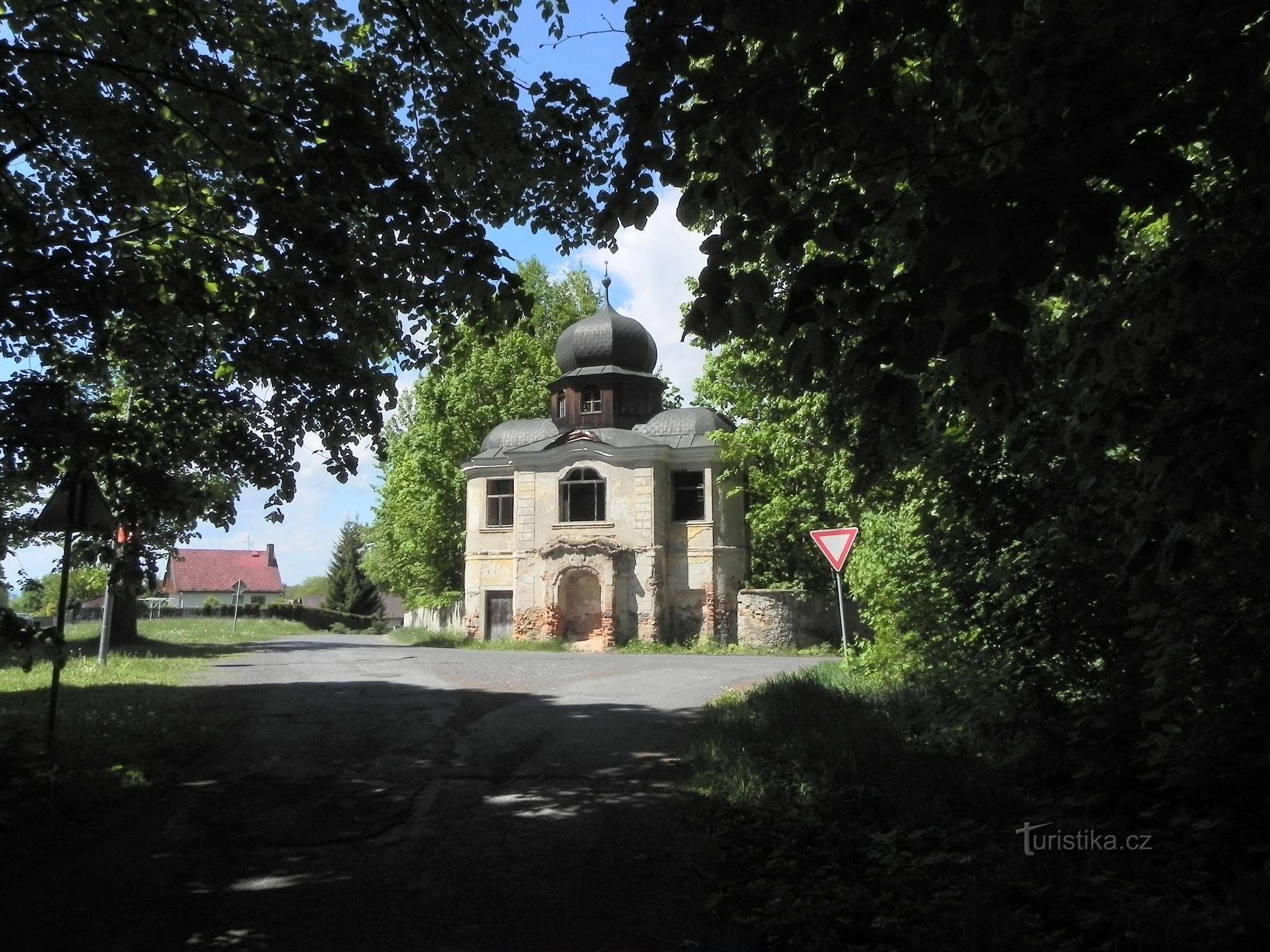 Otín, gloriette