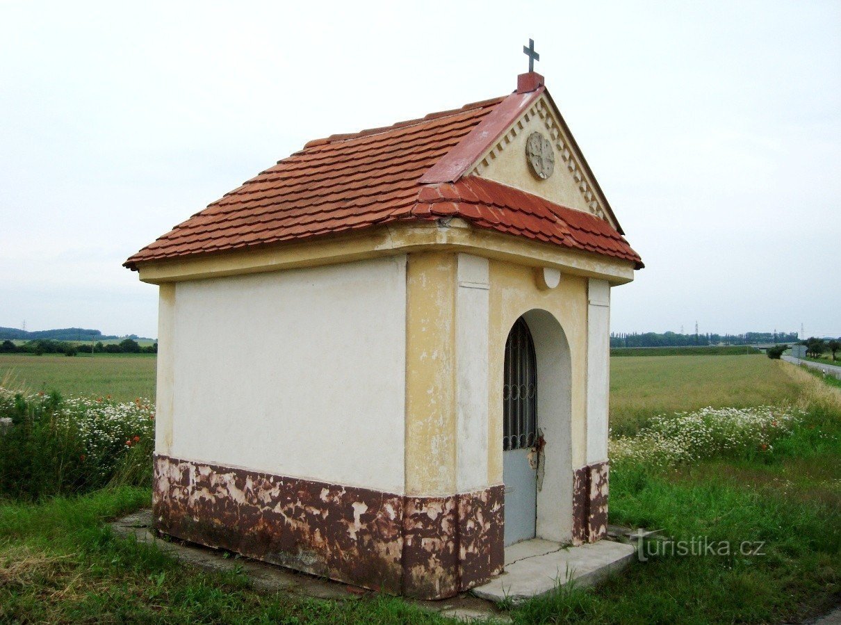 Otrokovice-kaplička u silnice na Machovou-Foto:Ulrych Mir.