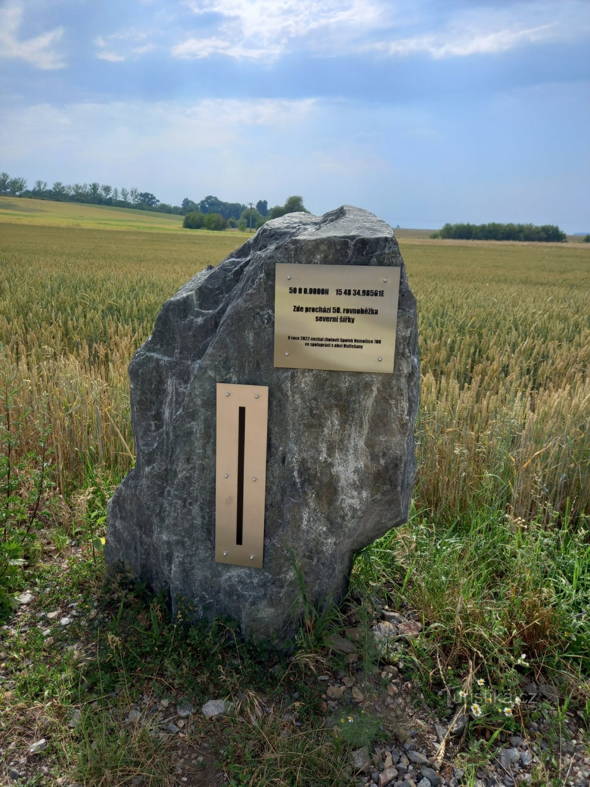 Marquage du 50e parallèle entre Ostrešany et Nemošice