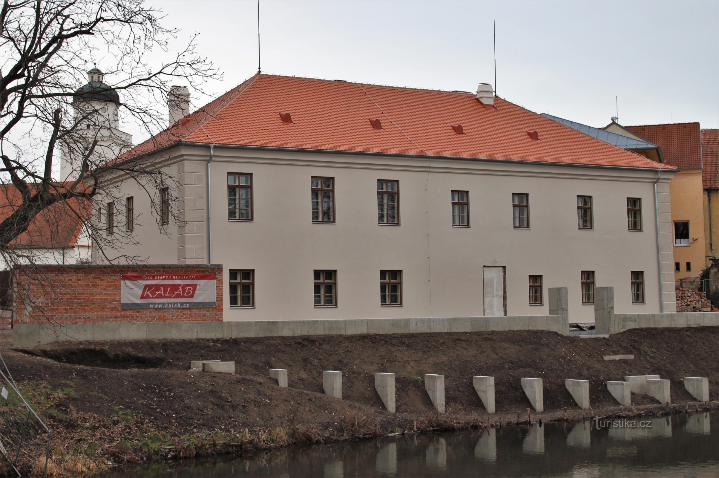 Paar's castle in early winter 2018