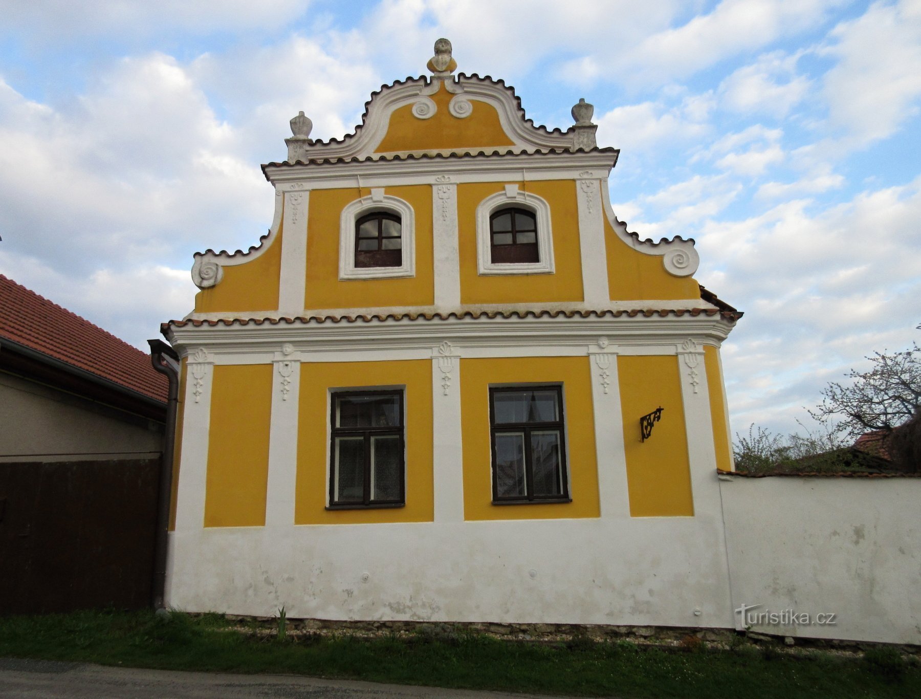 Пацов - історія, пам'ятники та пивоварня