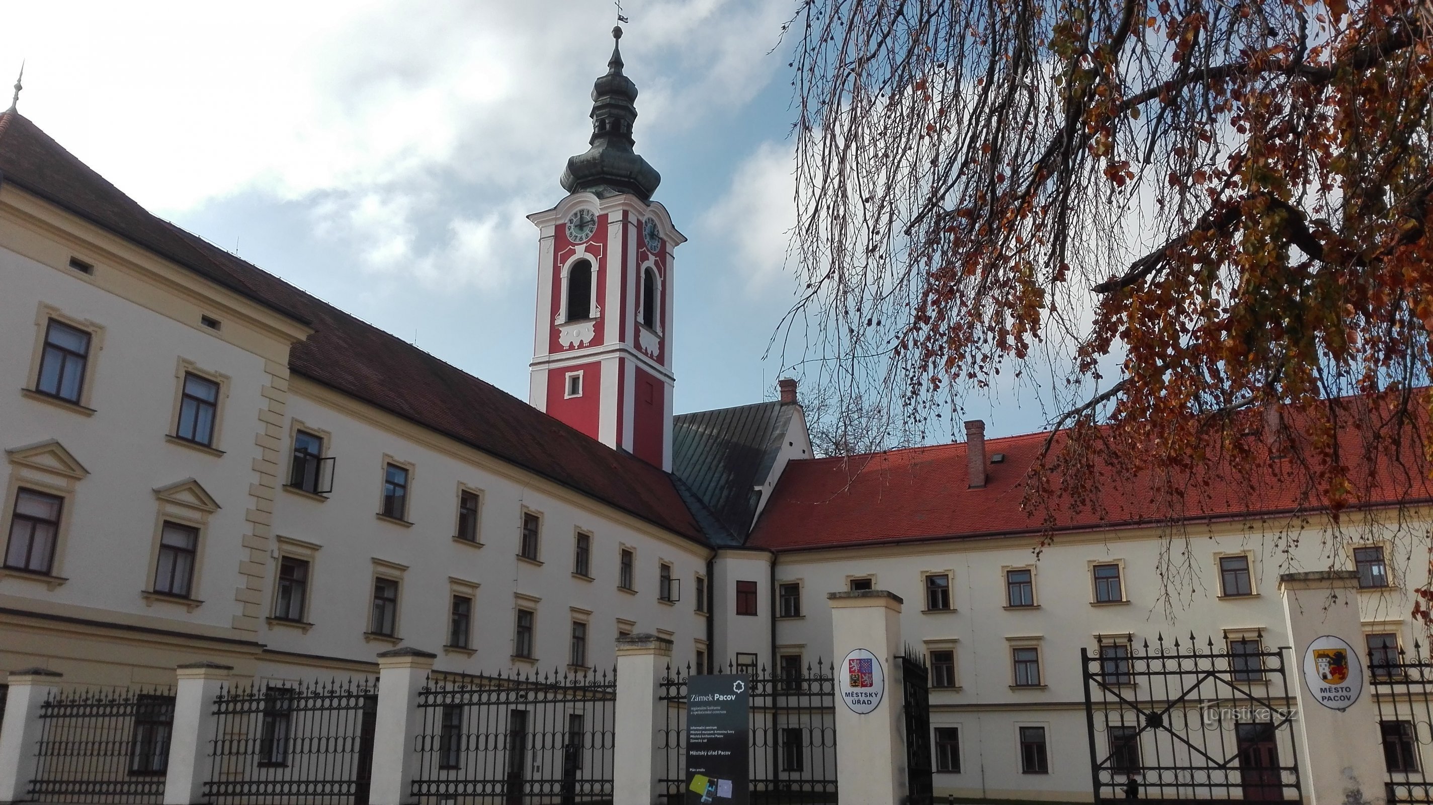 Pacovský castle.