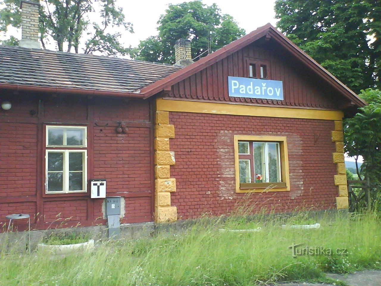 Padařovské nádraží