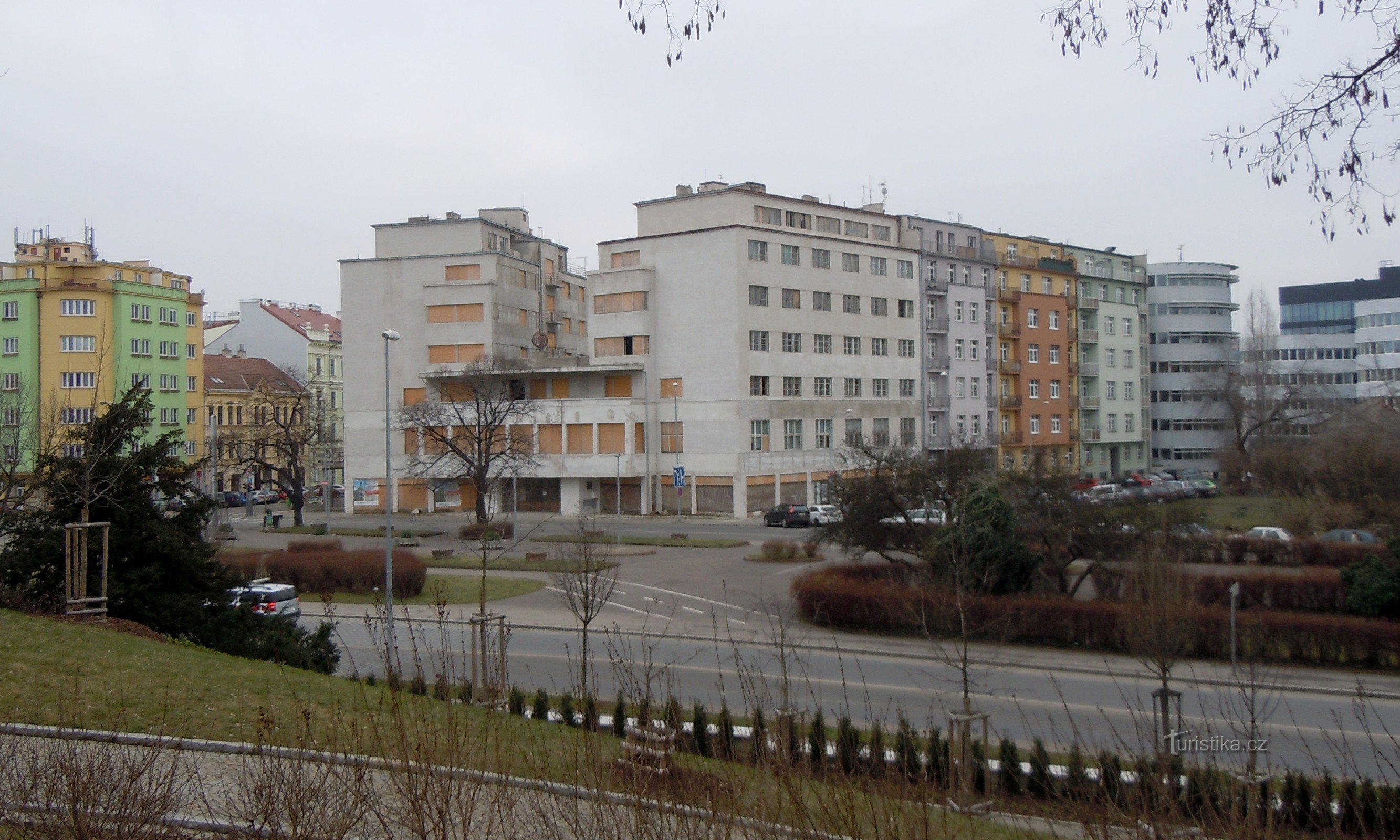 Pałac Svět, widok na plac Elsnic