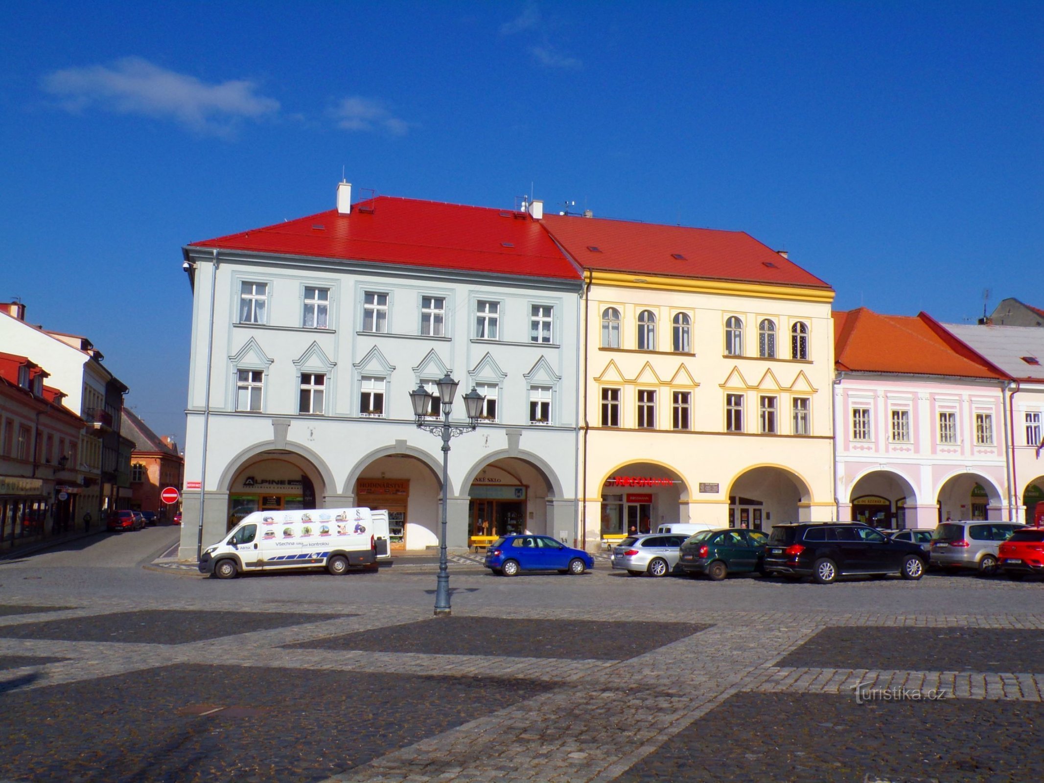 Palackého nr 73 i Valdštejnovo náměstí nr 74 (Jičín, 3.3.2022)