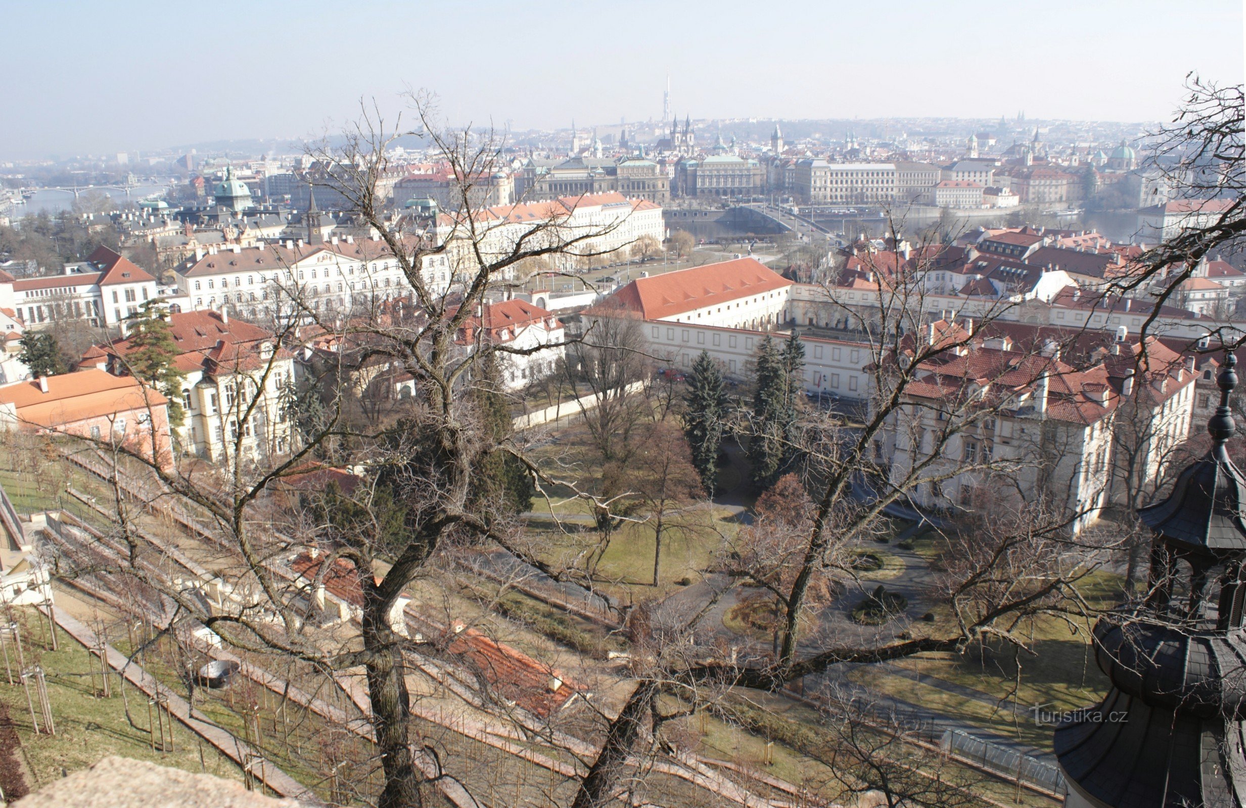 Vrtovi palače med zimskim spanjem