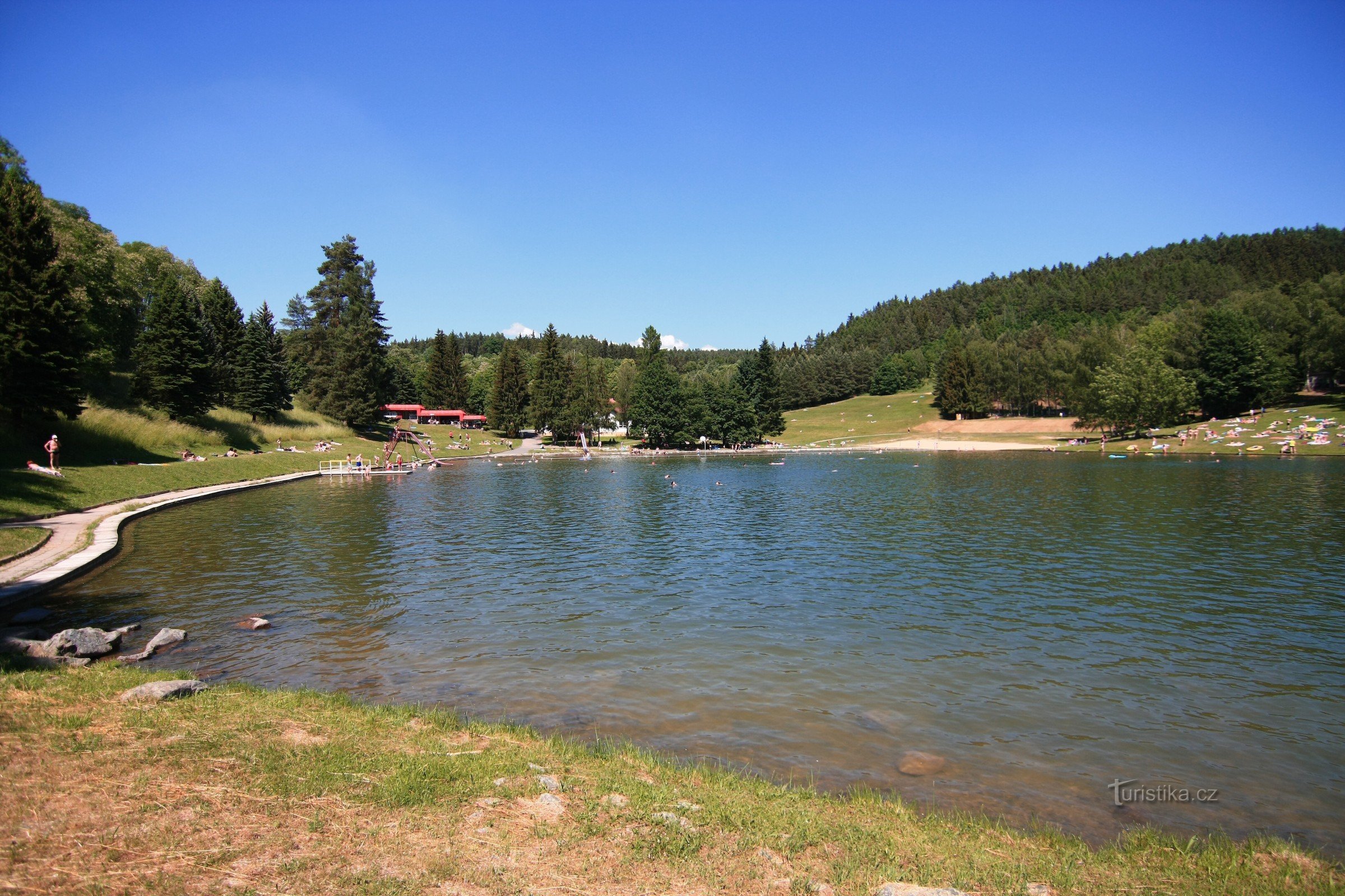 Palava - área recreativa y depósito de agua 2015