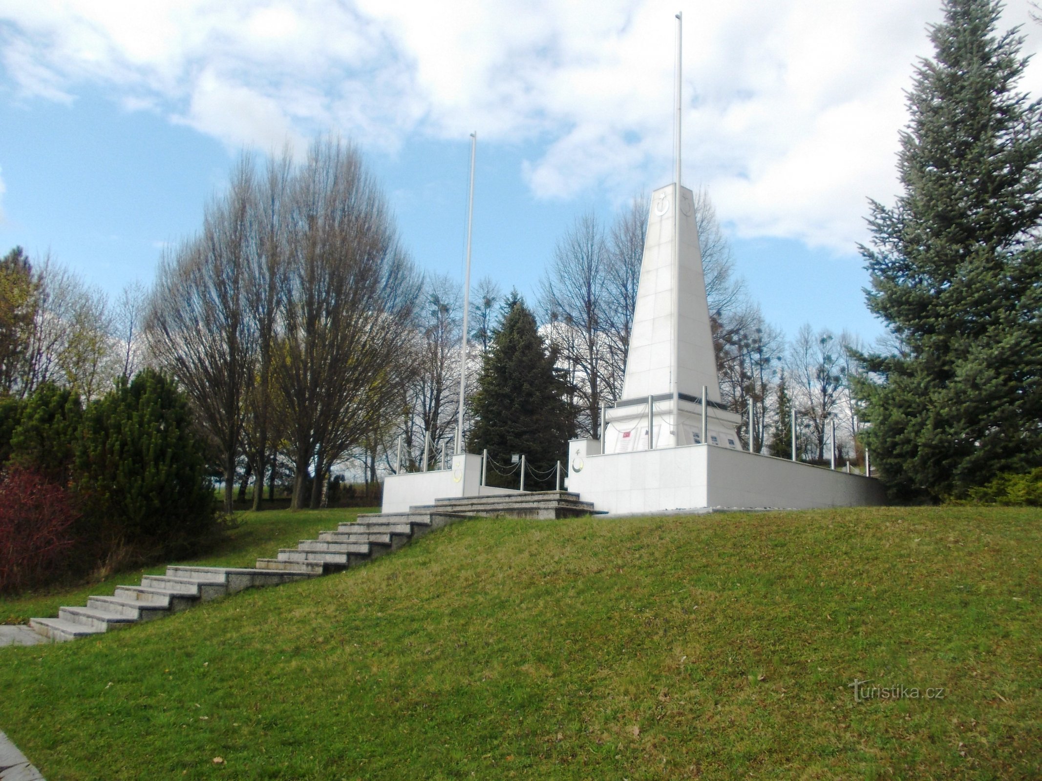 el monumento a los soldados turcos caídos en Valaško Meziříčí