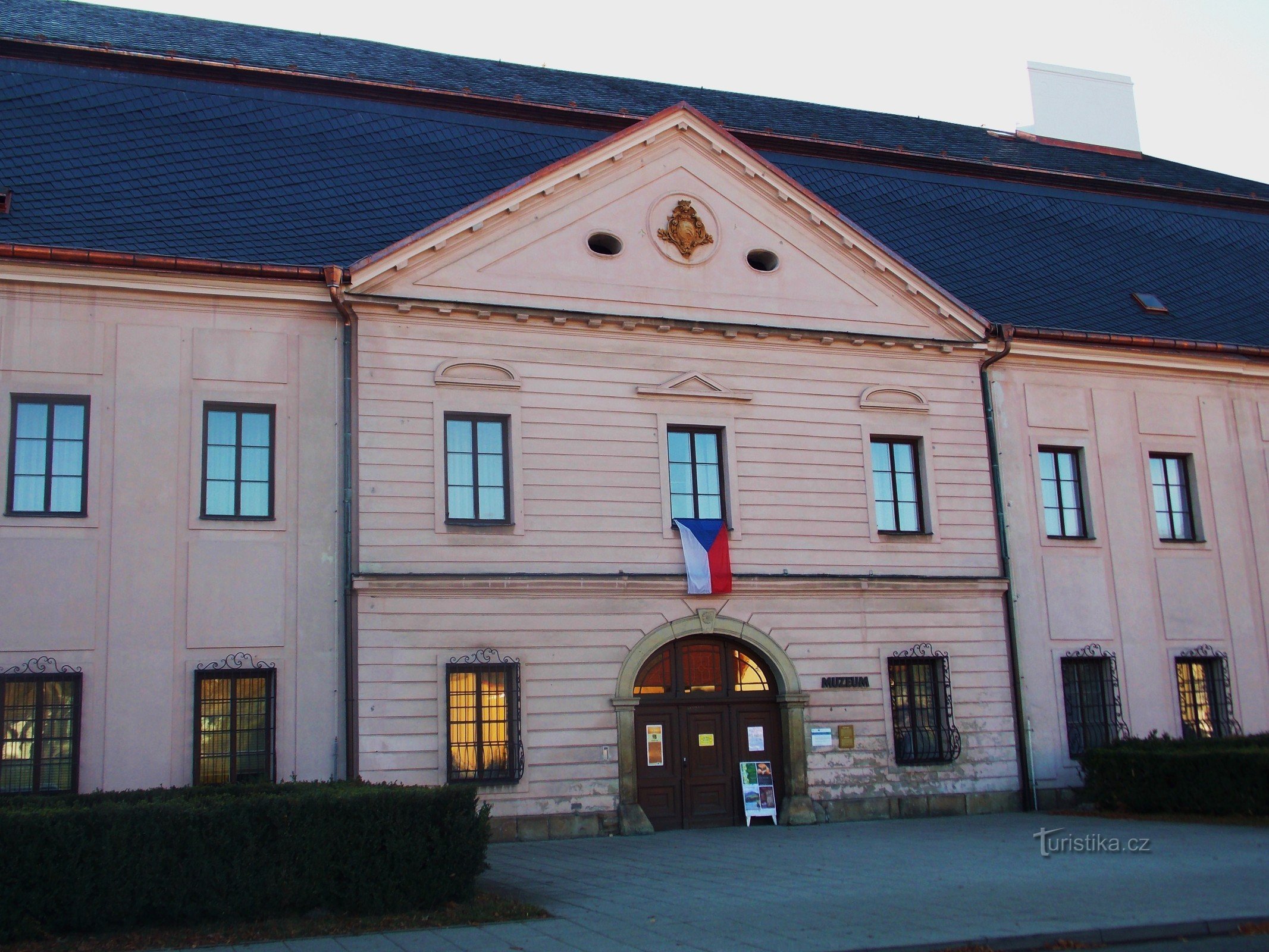 Monumento de Valašské Meziříčí - Castillo de Kinsky