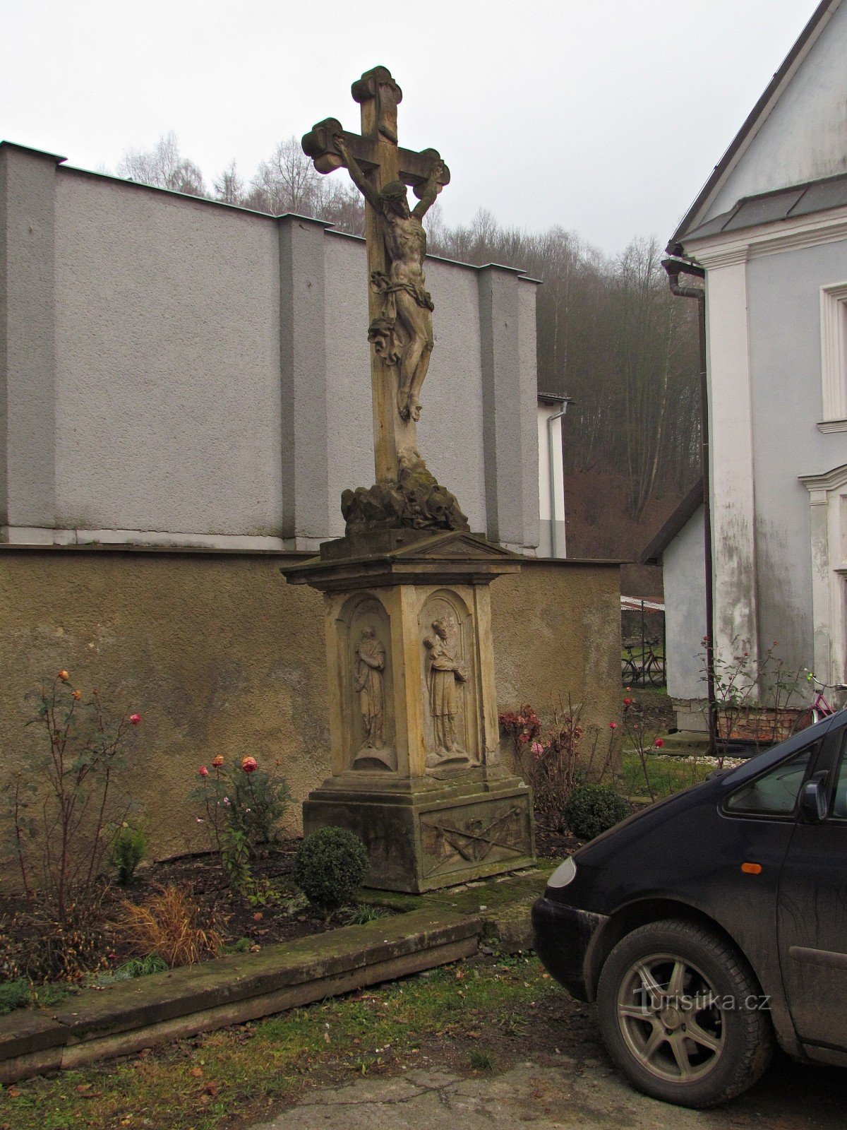 Monumentos del pueblo de Oskava