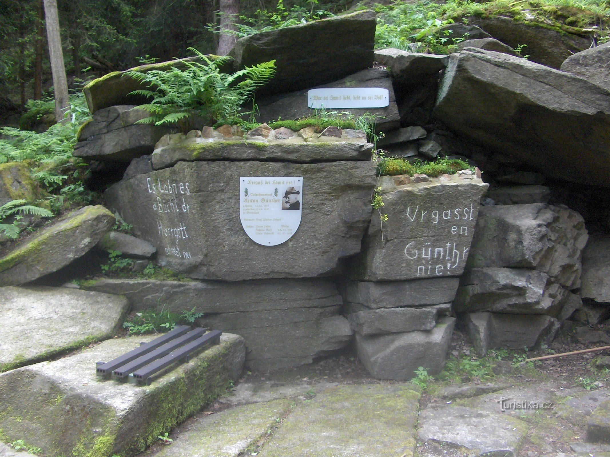 Monument till Anton Günter i Vejprty.