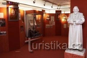 PAMÁTNÍK BIBLE KRALICKÉ