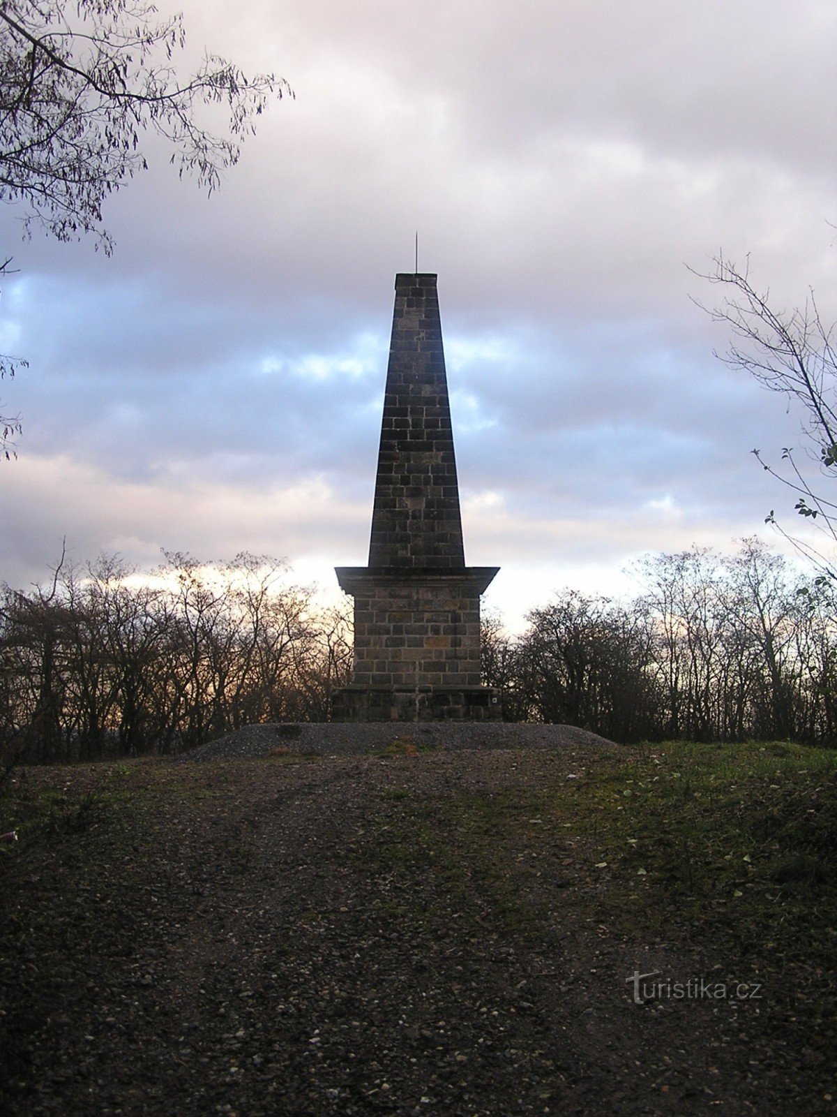 Kolínin taistelun muistomerkki Bedřichov-kukkulalla - 4.12.2007. joulukuuta XNUMX