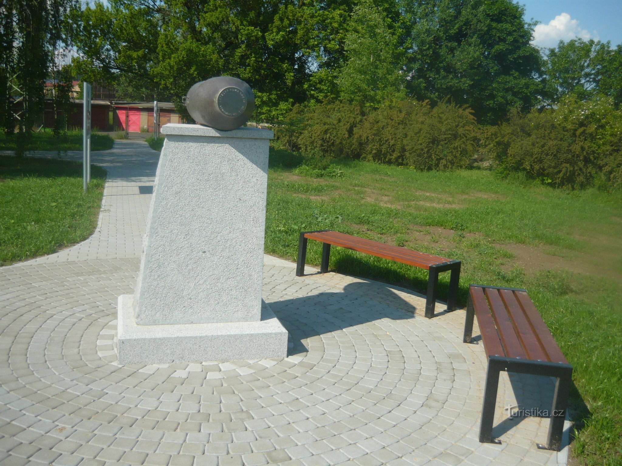 Đài tưởng niệm vụ đánh bom Pilsen 17.4. Năm 1945