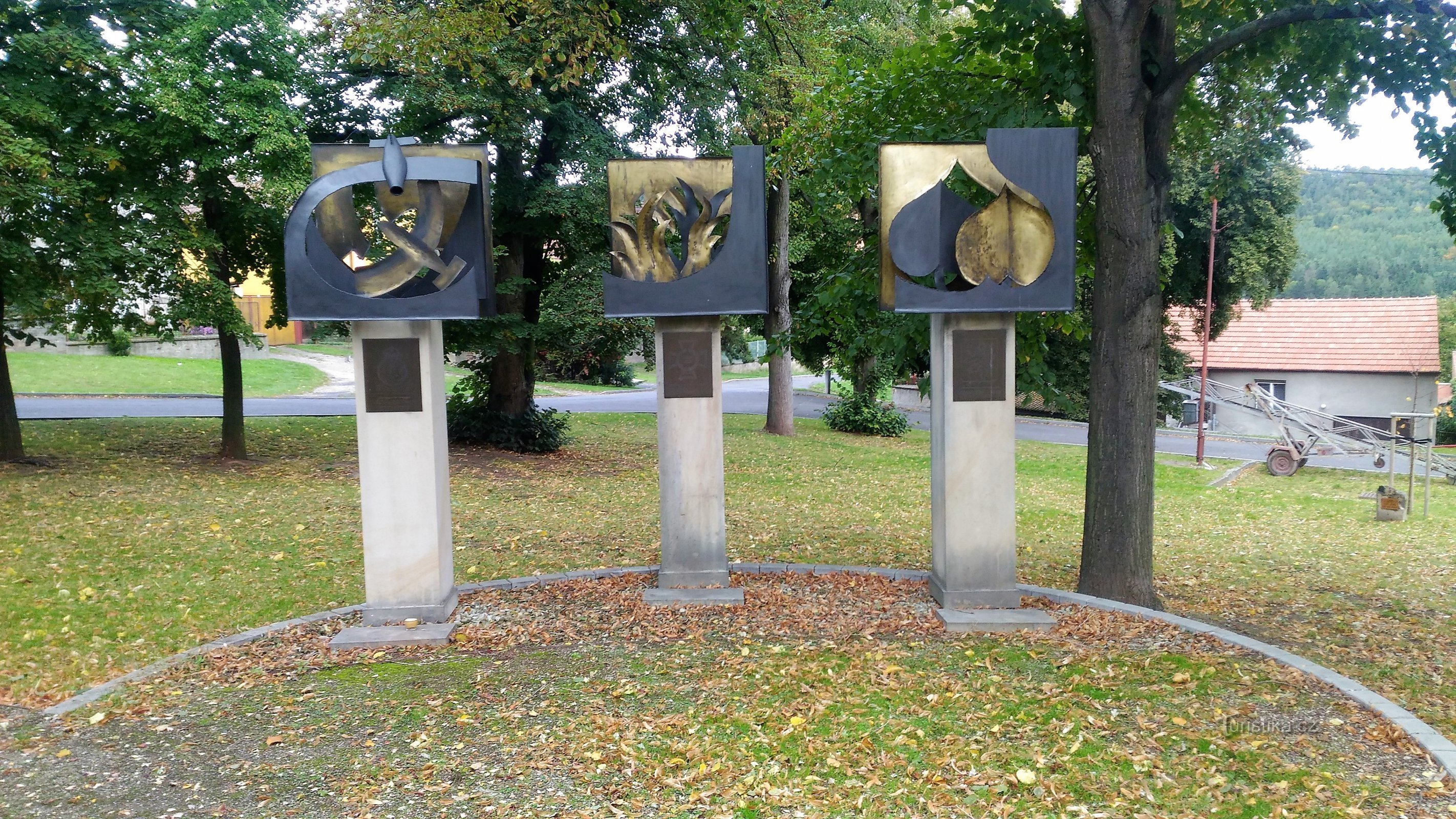 ヴァーツラフ・ベルイマン少将の記念碑。