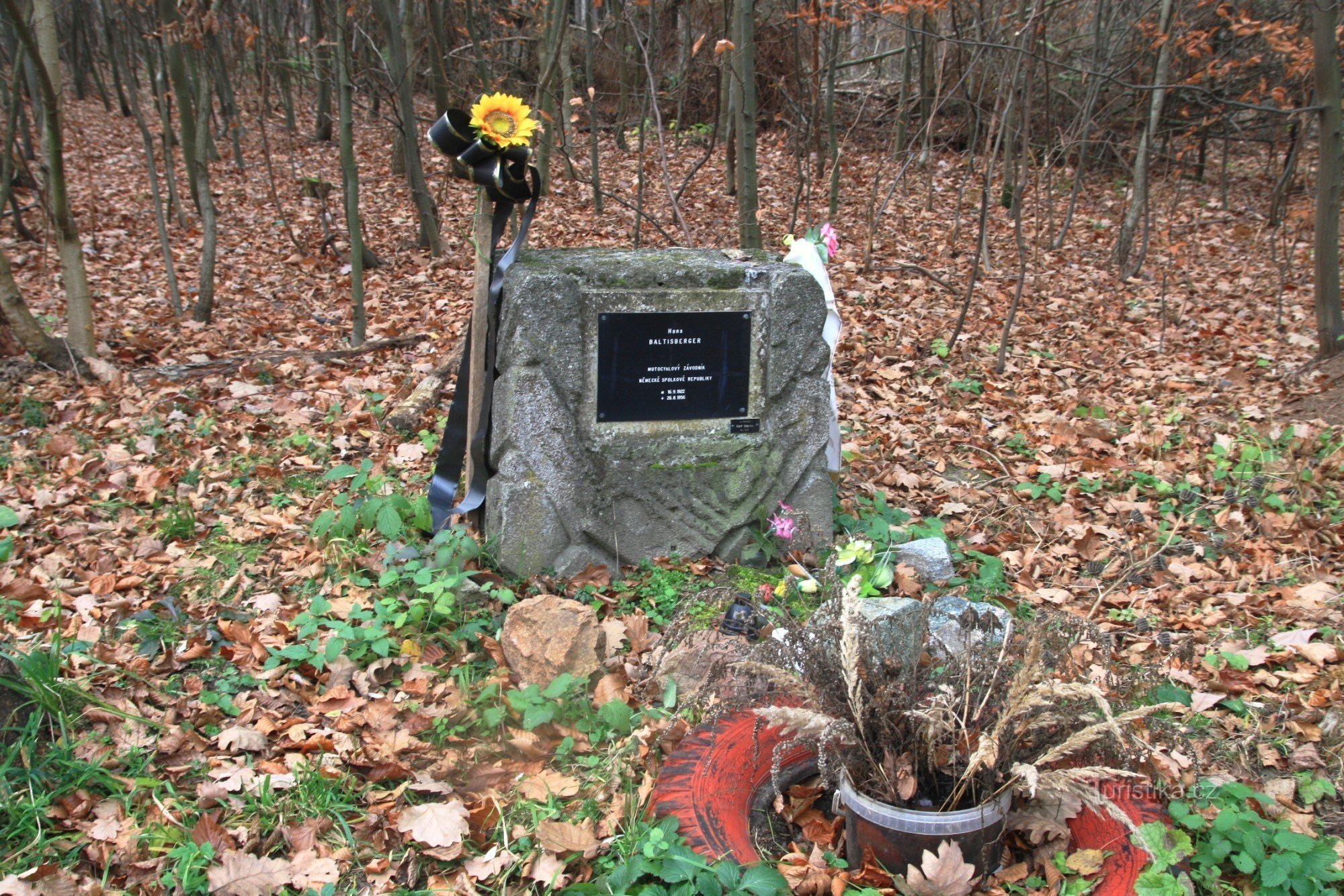 Monument to Hans Baltisberger