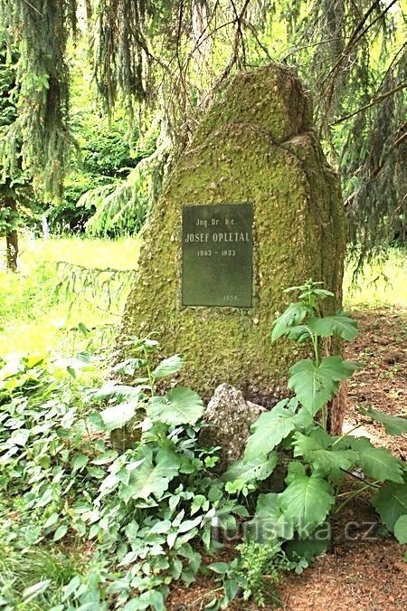Monument to Josef Opetal