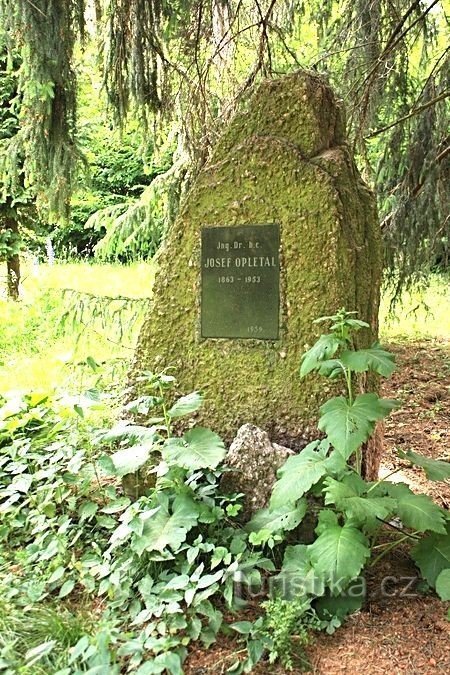 Monument til Josef Opetal