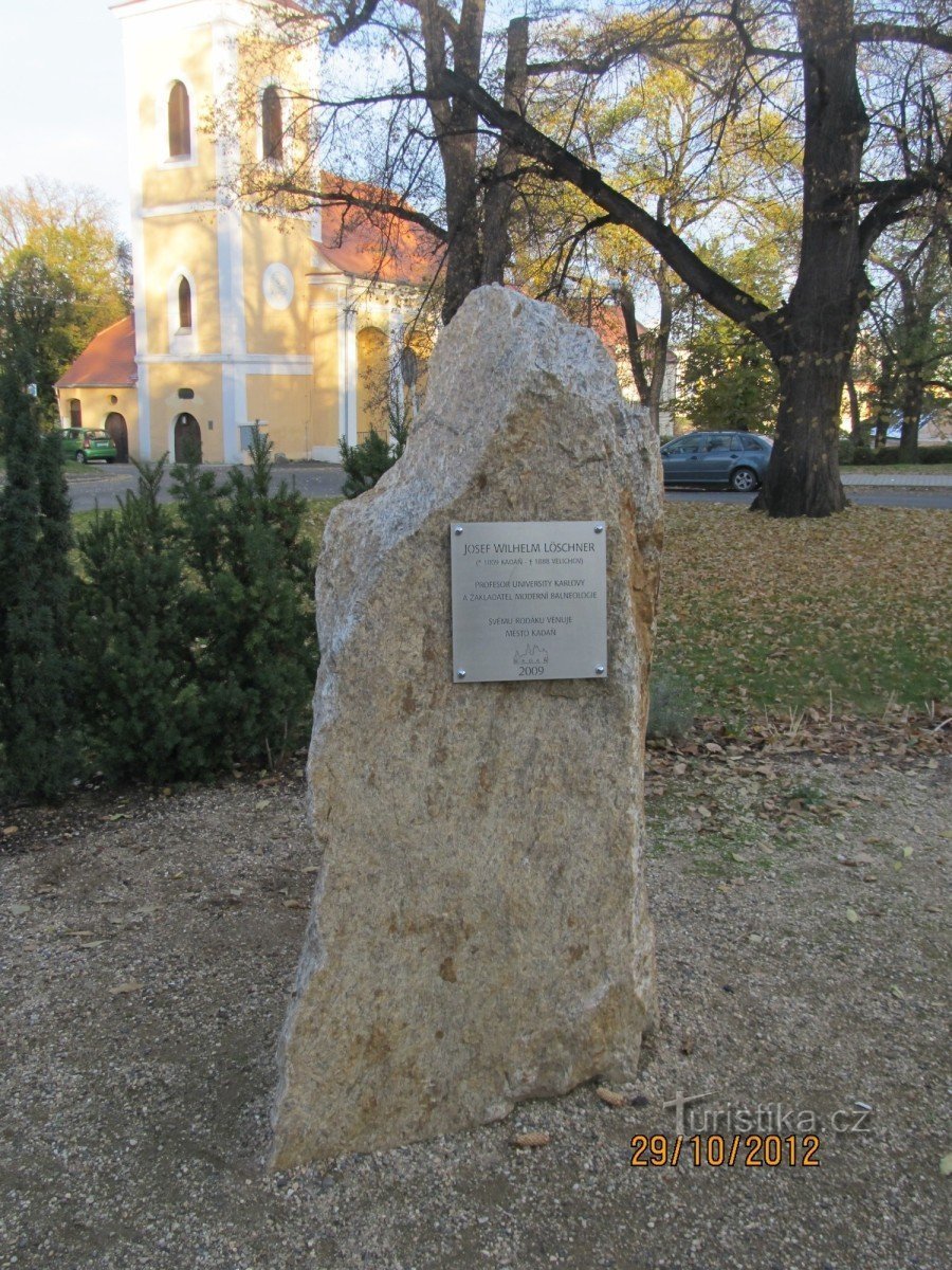 Памятник Йозефу фон Лешнеру в Кадани