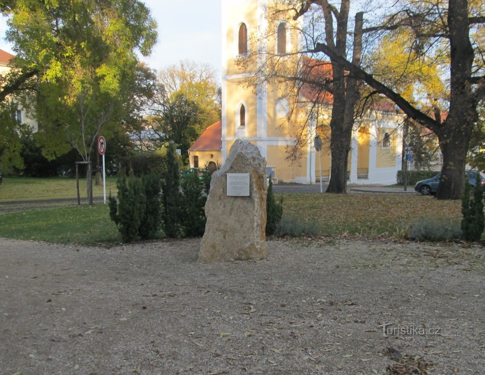Josef von Löschnerin muistomerkki Kadanissa