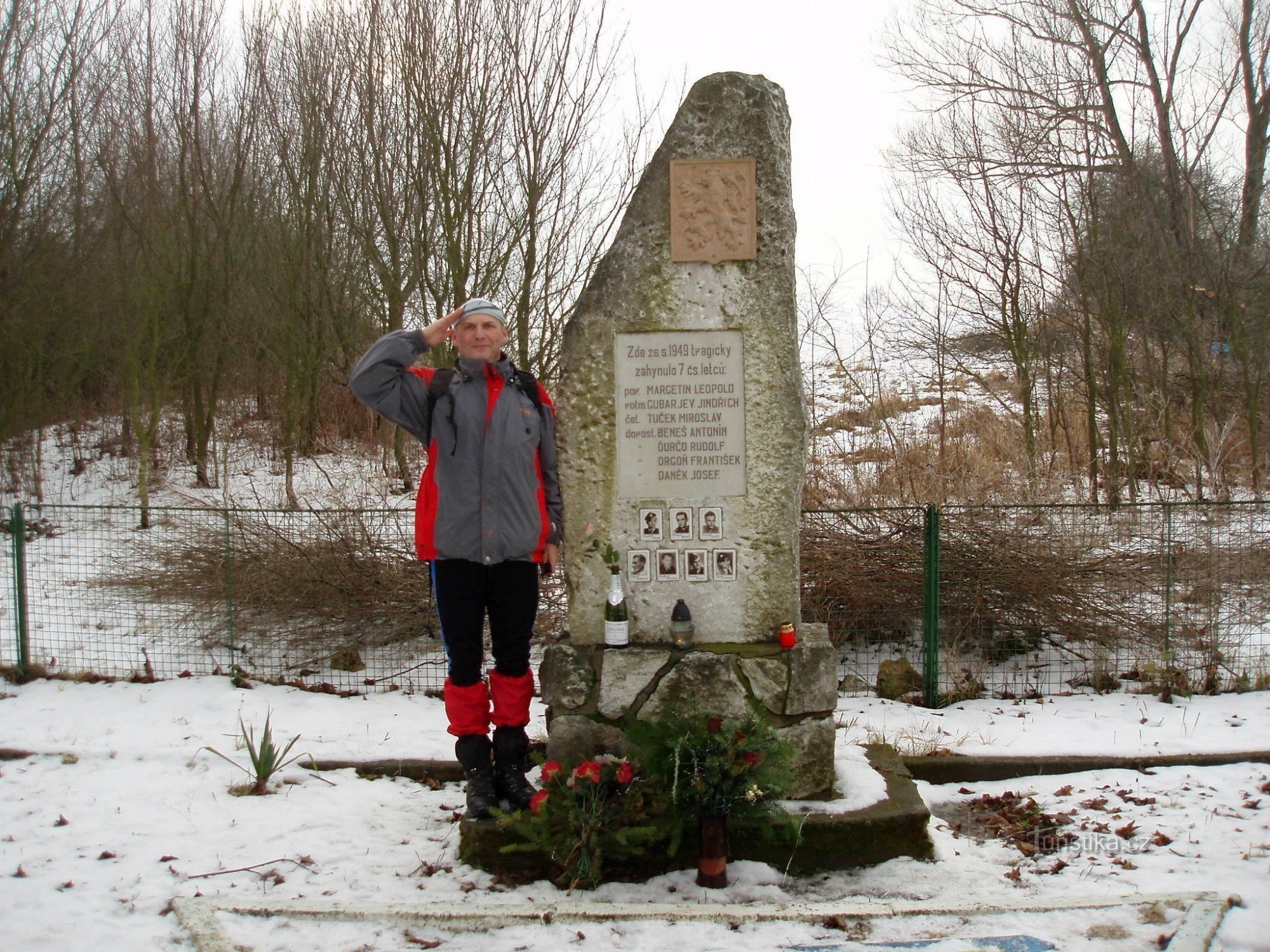 Monumento a los aviadores cerca de Jaroměřice